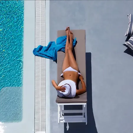 Aleria Santorini